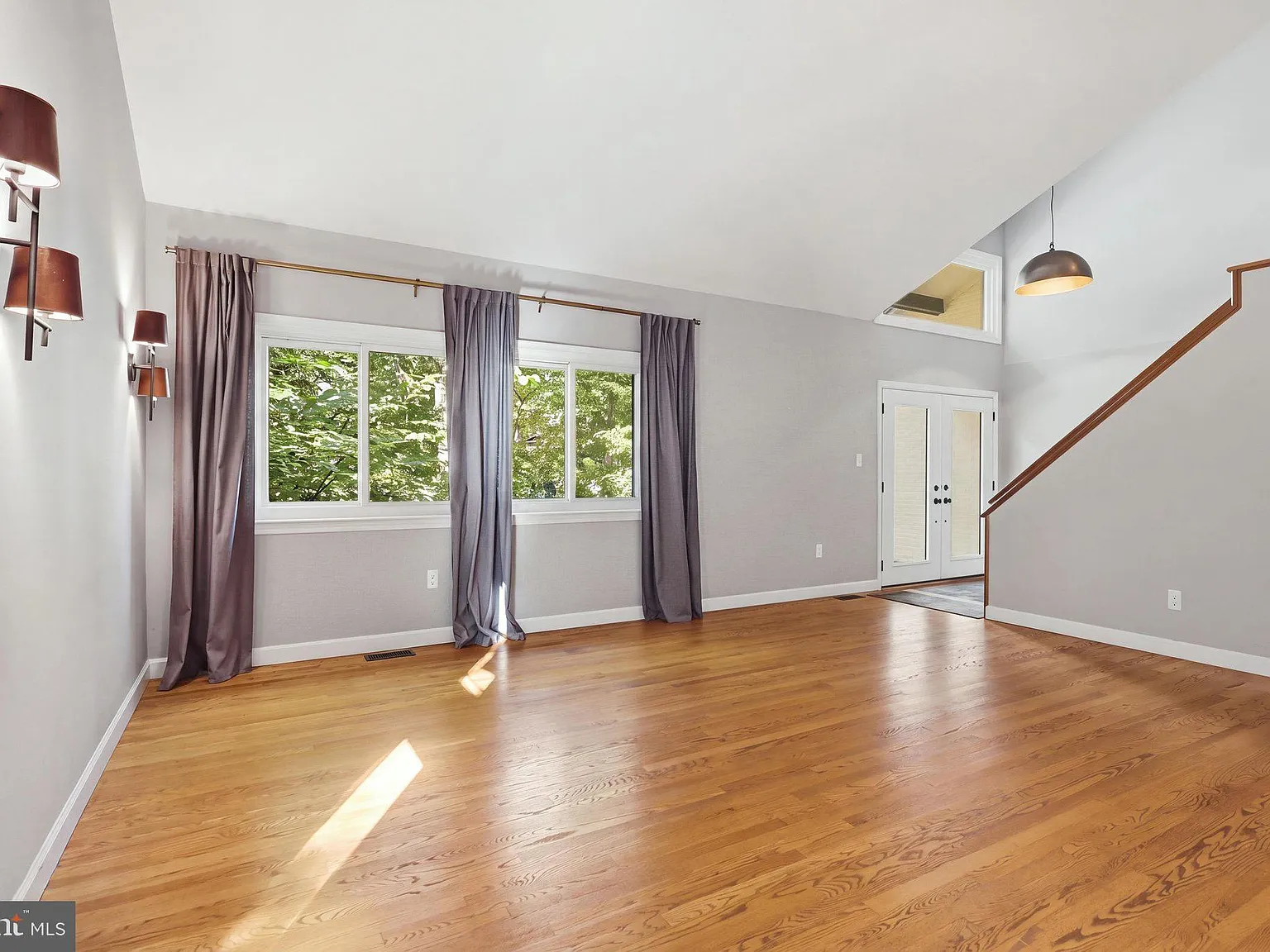 5 bed, 3.5 bath, 4059 sqft, $5,100 — Photo 4