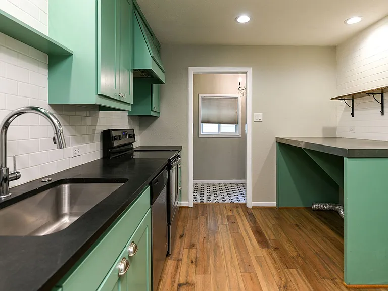 4406 Granbury Rd — Photo 5