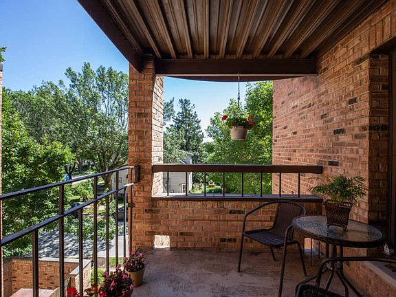 5th image of 1818 E Shorewood Blvd Unit 209