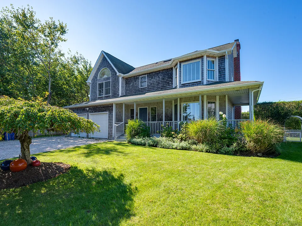 25 Meadowgrass Ln