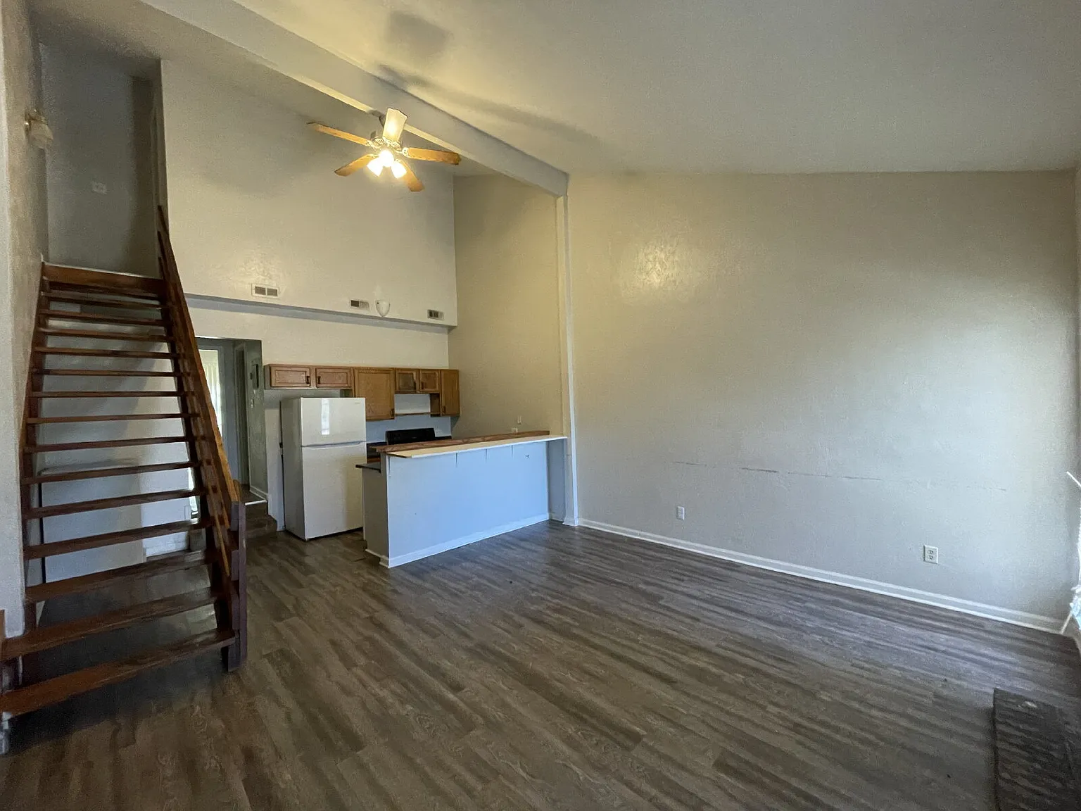 2 bed, 1.0 bath, 848 sqft, $1,200 — Photo 4