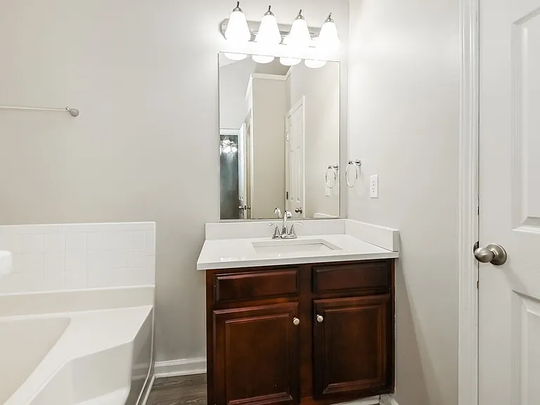 414 Hidden Creek Ct — Photo 11