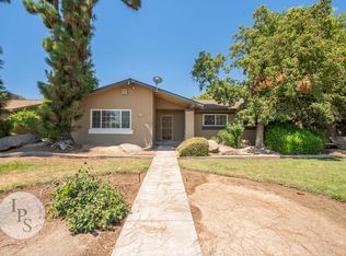15404 W Kearney Blvd, Kerman, CA 93630