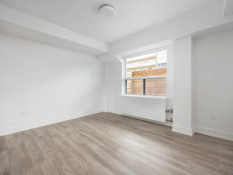 70 Parkwoods Village Dr — Photo 11