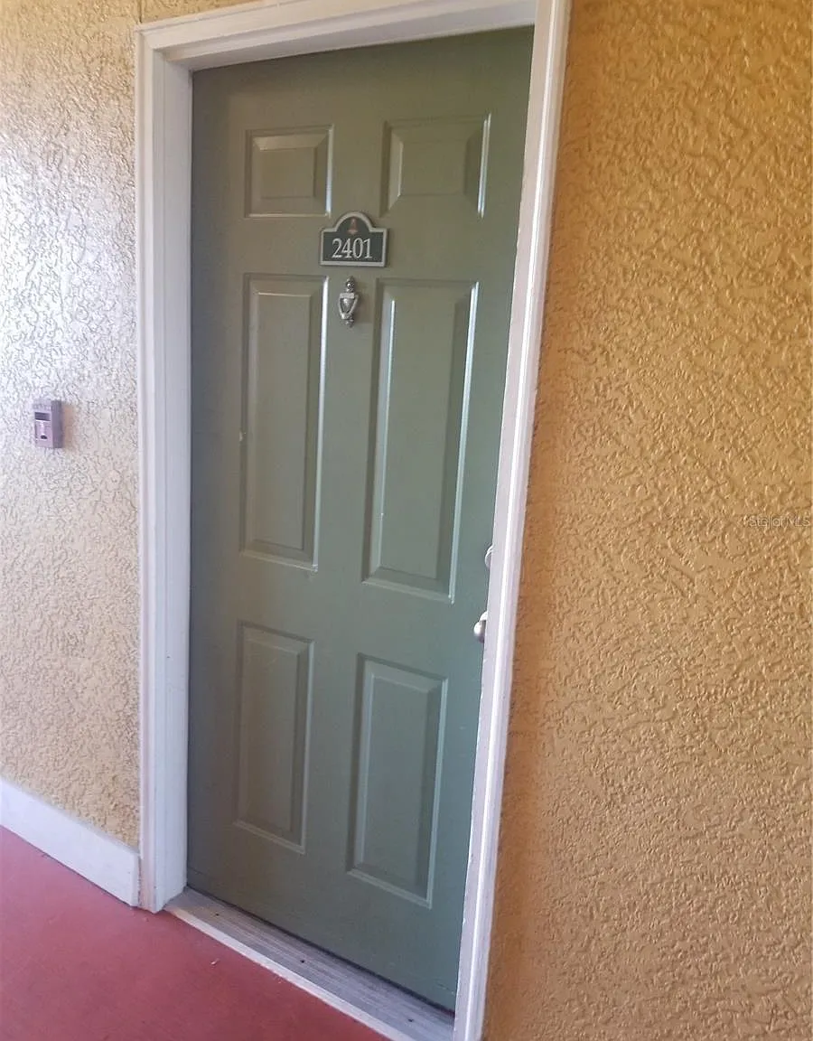2 bed, 2.0 bath, 1242 sqft, $1,995 — Photo 3