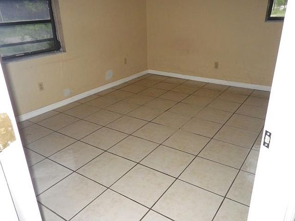 4th image of 1618 Sharpe St