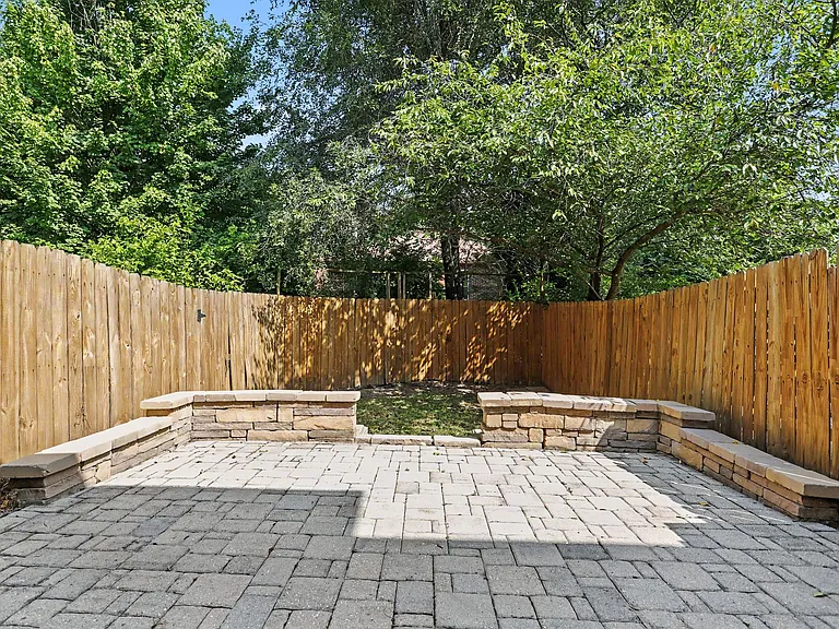803 Hills Dr — Photo 23