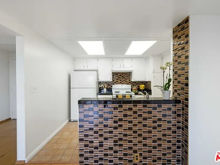 10535 Wilshire Blvd #1210 — Photo 12