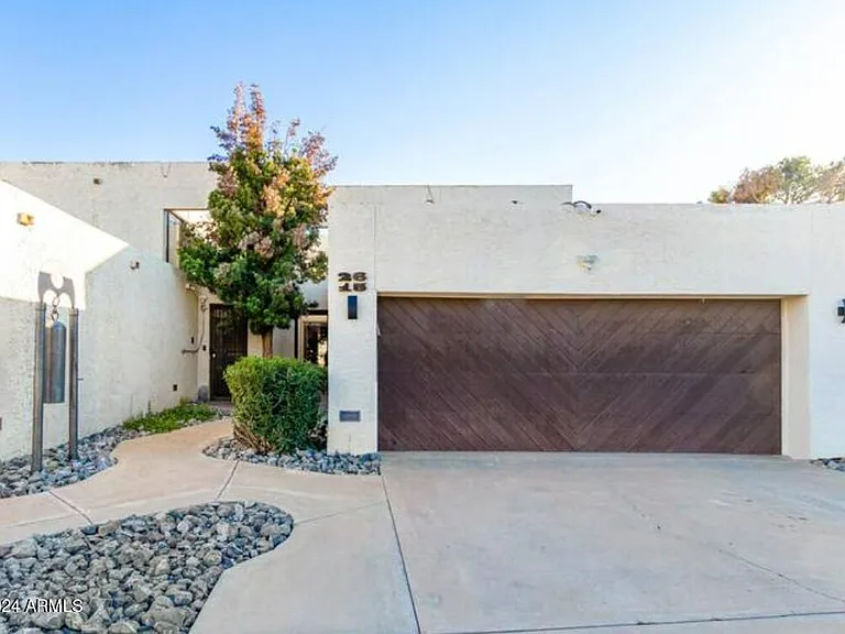 2615 E Campbell Ave — Photo 5