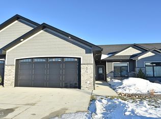 6013 Colony Pl, Bismarck, ND 58503