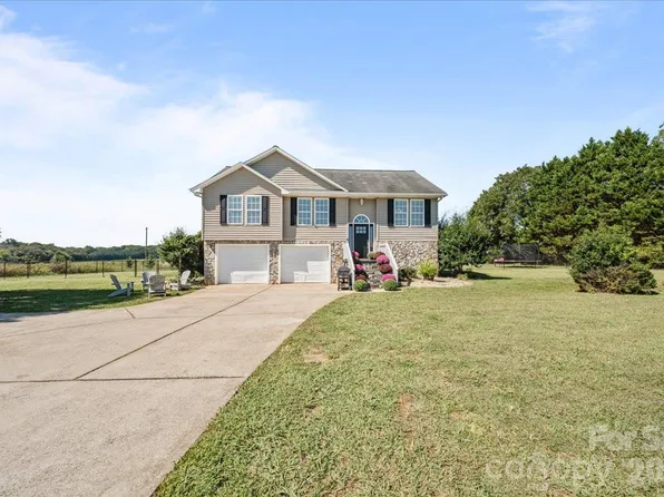 2241 Killian Rd, Lincolnton, NC 28092