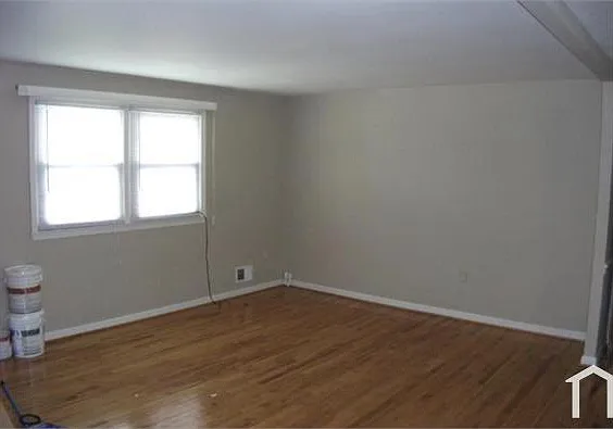 5203 Larwin Ter — Photo 2