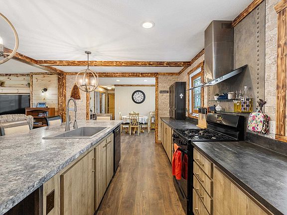 5th image of 1823 Wood Lily Ln