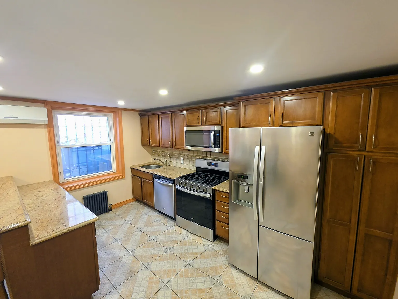 607 Saint Marks Avenue — Photo 4