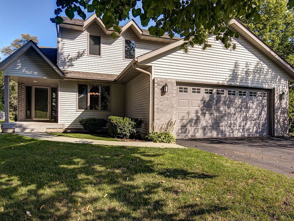 1st image of 221 Kirkstone Pl