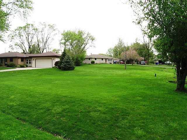 2nd image of S76W15044 Roger Dr