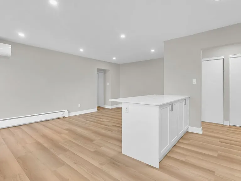 163 Macgregor Cres — Photo 4