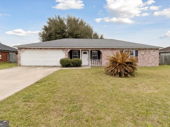918 Summer Dr, Hinesville, GA 31313