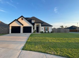 1902 W Broadway Pl, Rogers, AR 72758