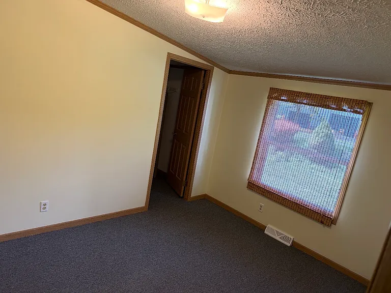 59 S Bassett Rd — Photo 7