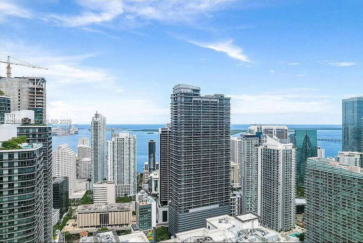 Brickell Flatiron Condo — Photo 1