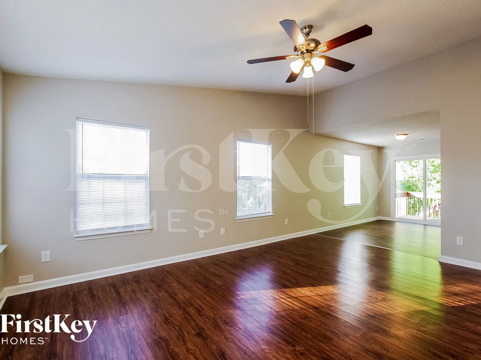 3 bed, 2.0 bath, 1272 sqft, $1,860 — Photo 4