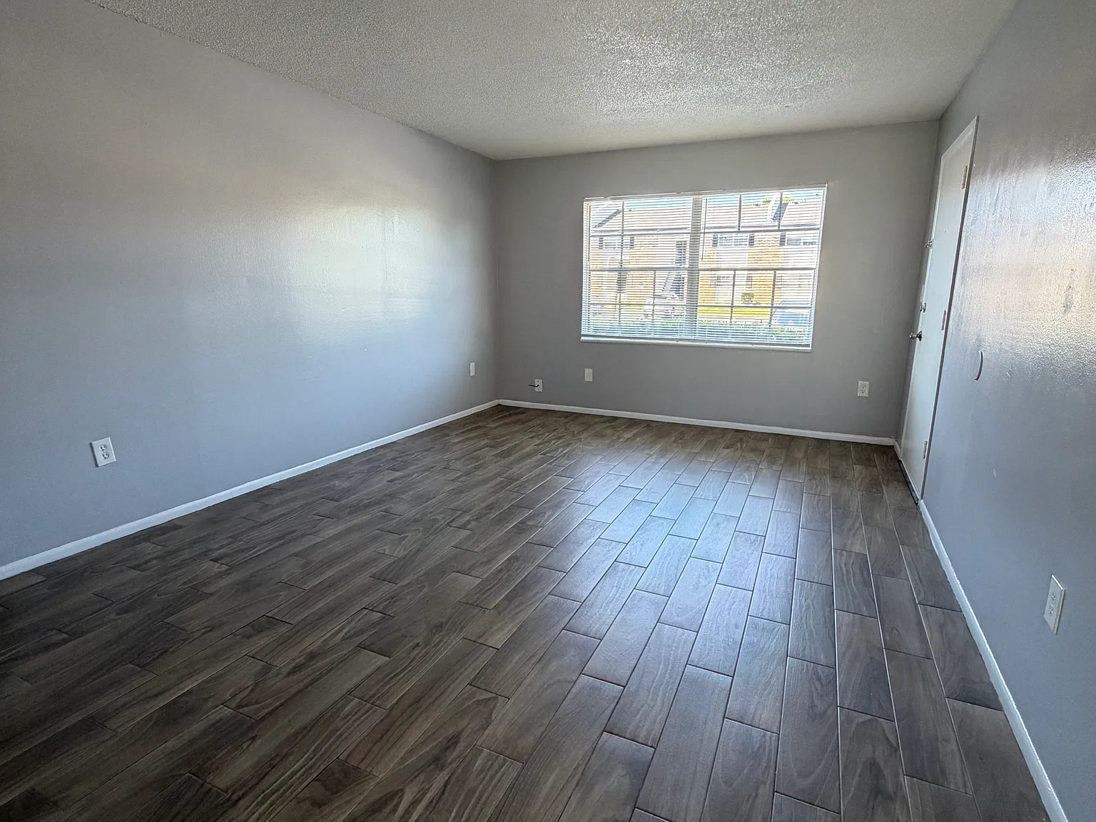 1 bed, 725 sqft, $1,175 — Photo 2