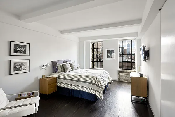 Sold by Warburg | media 5