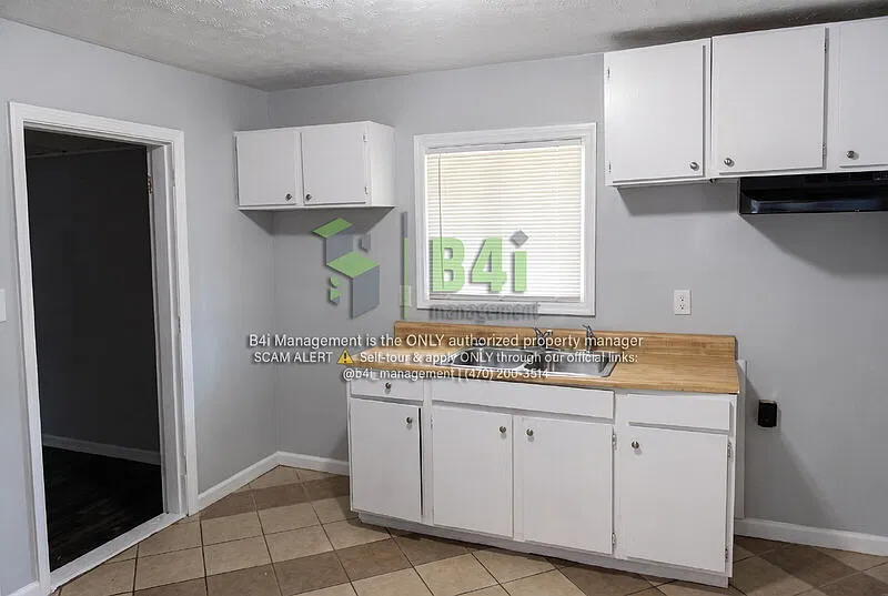 3 bed, 1.0 bath, 1000 sqft, $1,315 — Photo 2