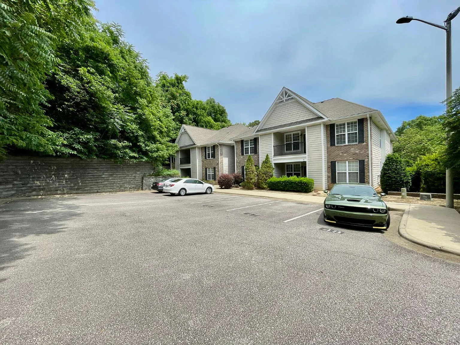 3 bed, 2.0 bath, 1400 sqft, $1,450 — Photo 1