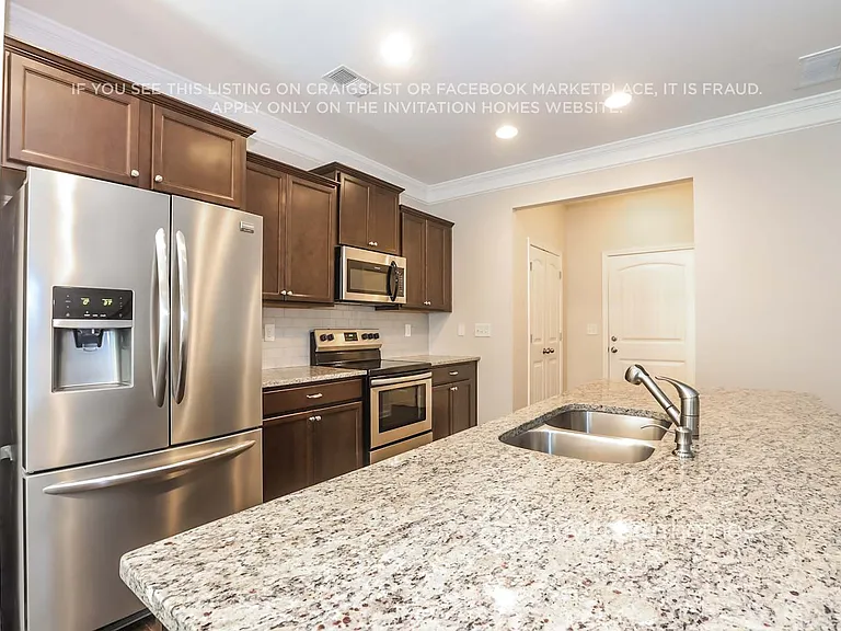 255 Green Bridge Ct — Photo 4