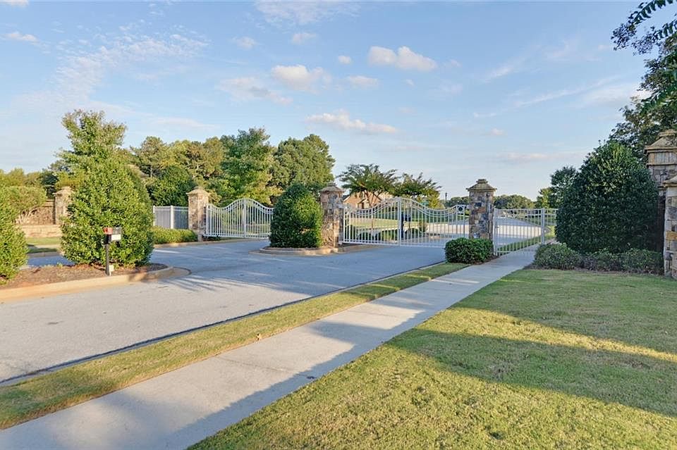2nd image of 5378 Retreat Dr