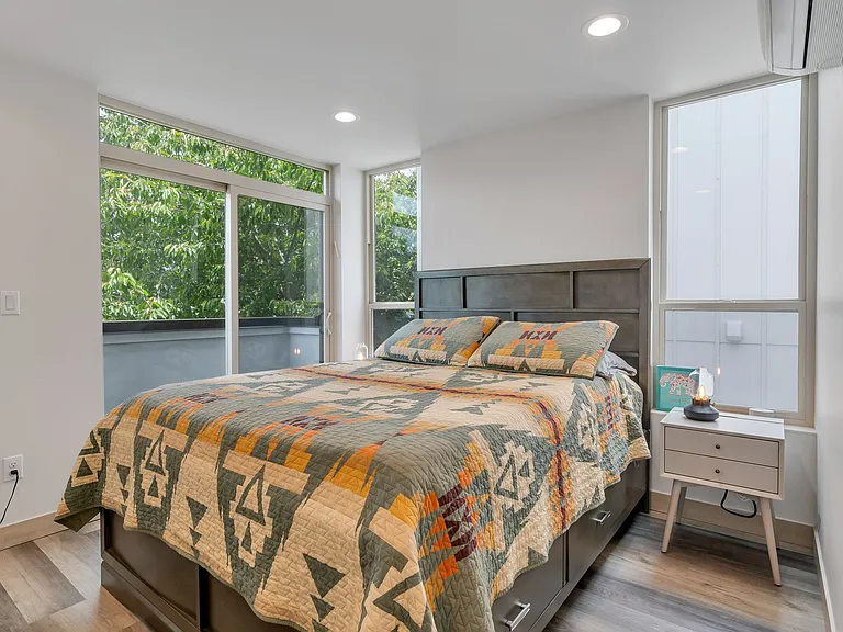 5618A California Ave SW — Photo 13