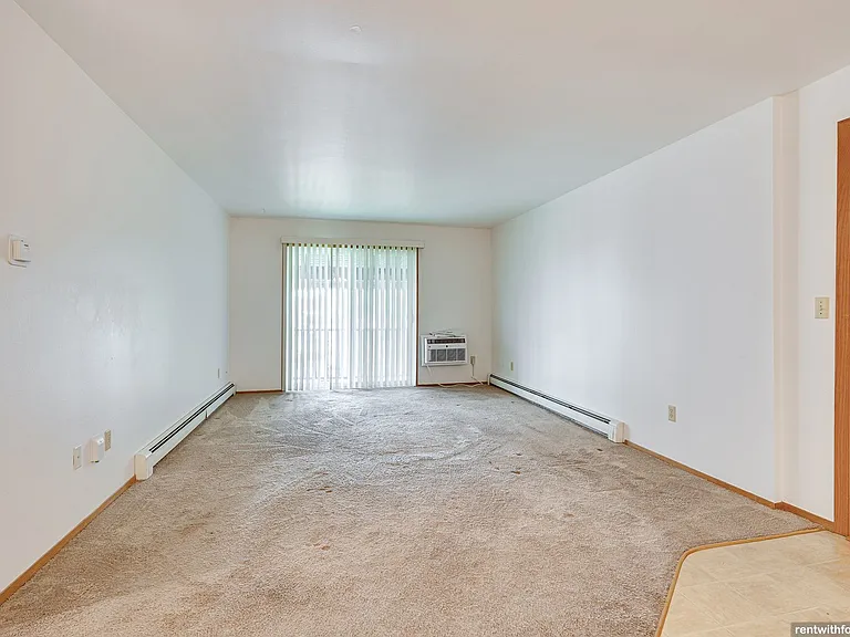 Maple Crest Apartments (Calumet Grove) — Photo 2
