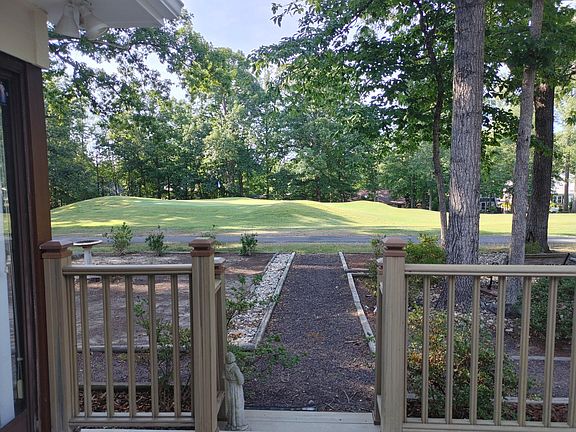 3rd image of 102 Fairway Dr
