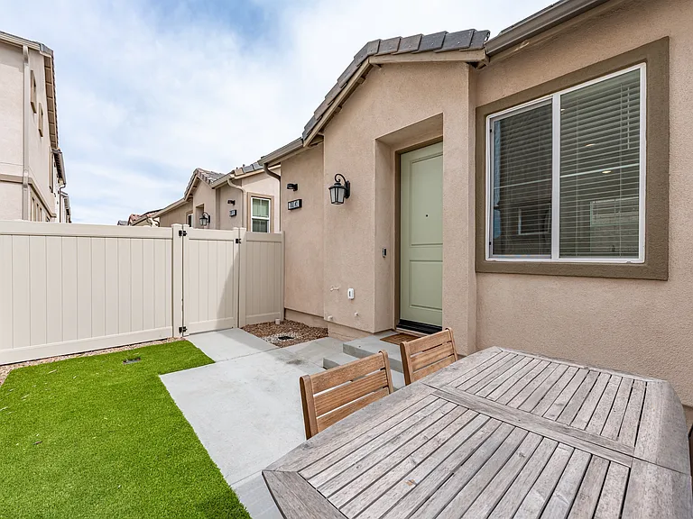 Glen at Fontana Homes — Photo 11