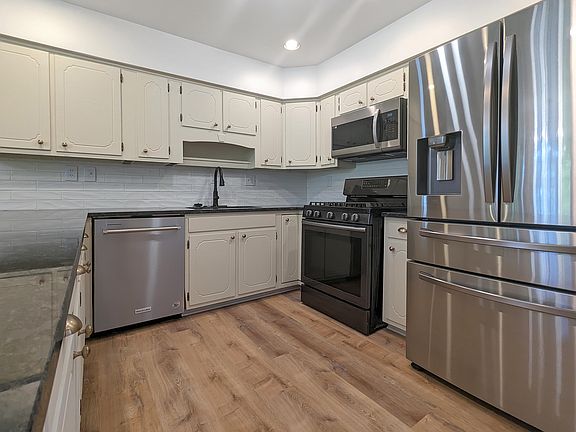 3rd image of 145 Eastover Dr