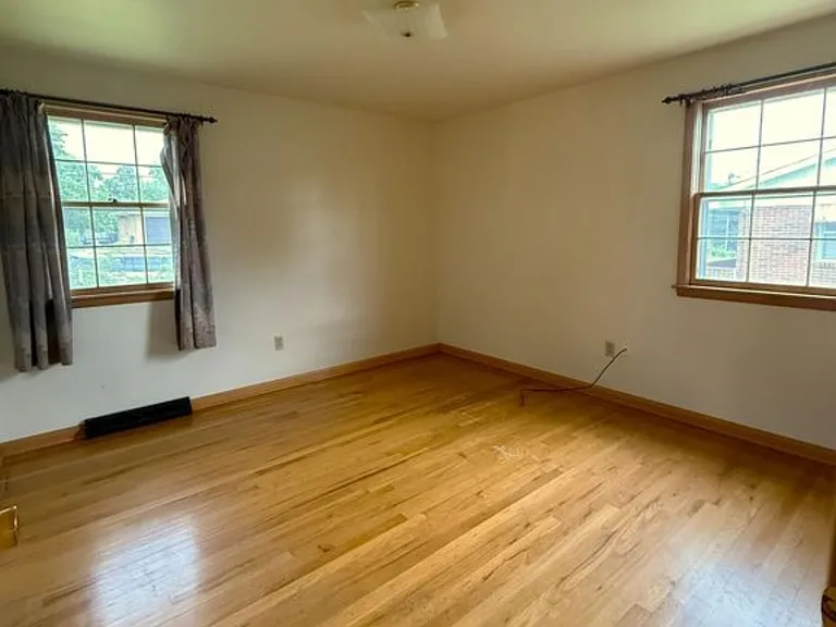 708 W Texas Ave — Photo 12