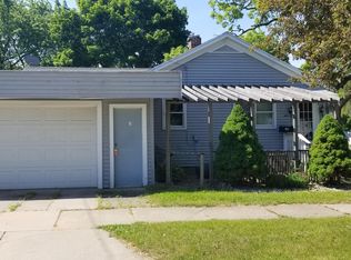 305 E Center St, Belding, MI 48809