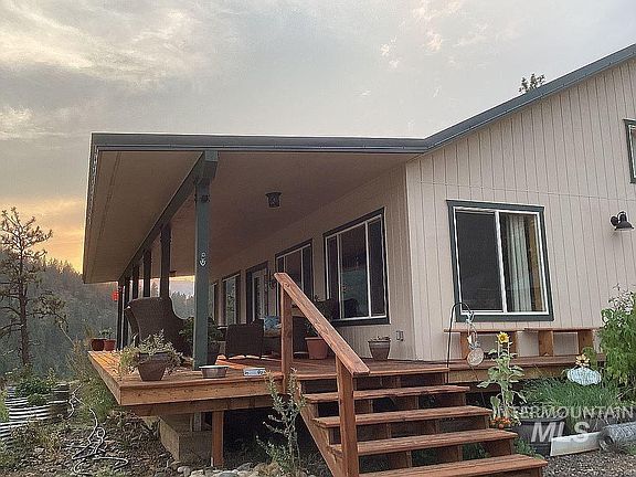 3rd image of 1000 Pardee Rd
