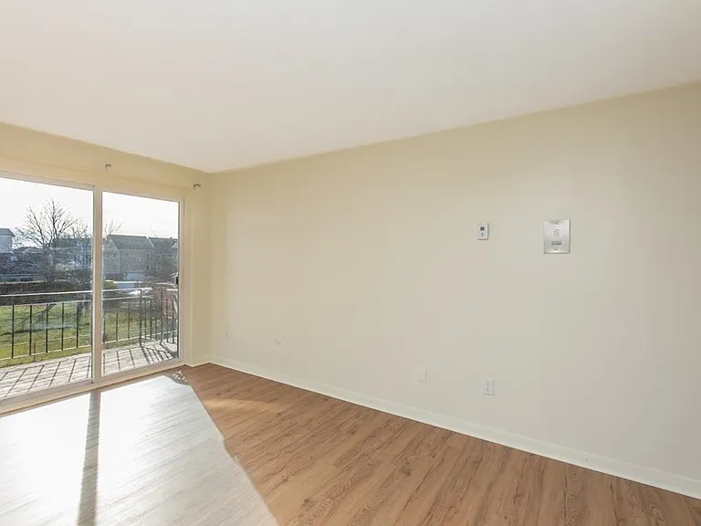426 Pleasant St #12 — Photo 4