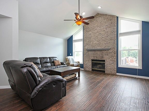 2nd image of 1529 Sir Lancelot Dr