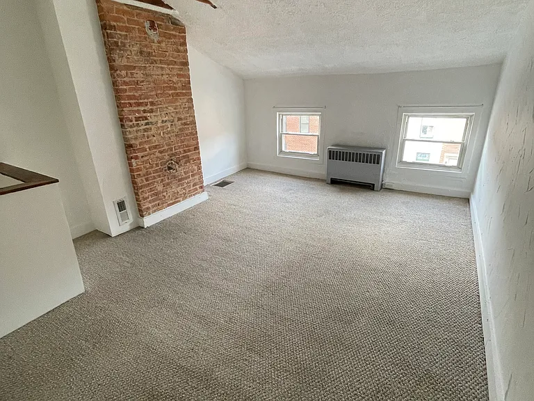 1819 E Lombard St — Photo 15