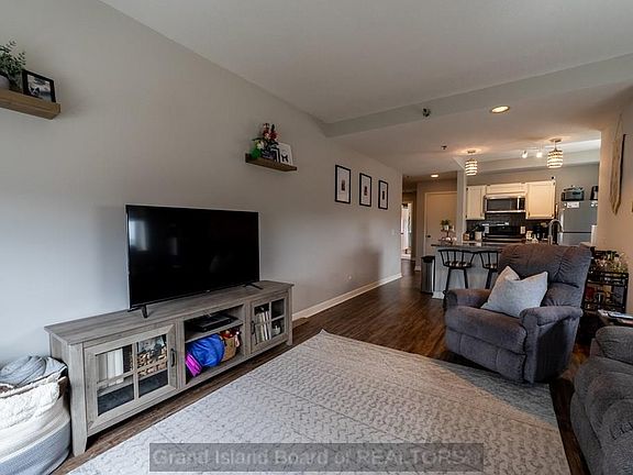 3rd image of 123 N Locust St APT 607