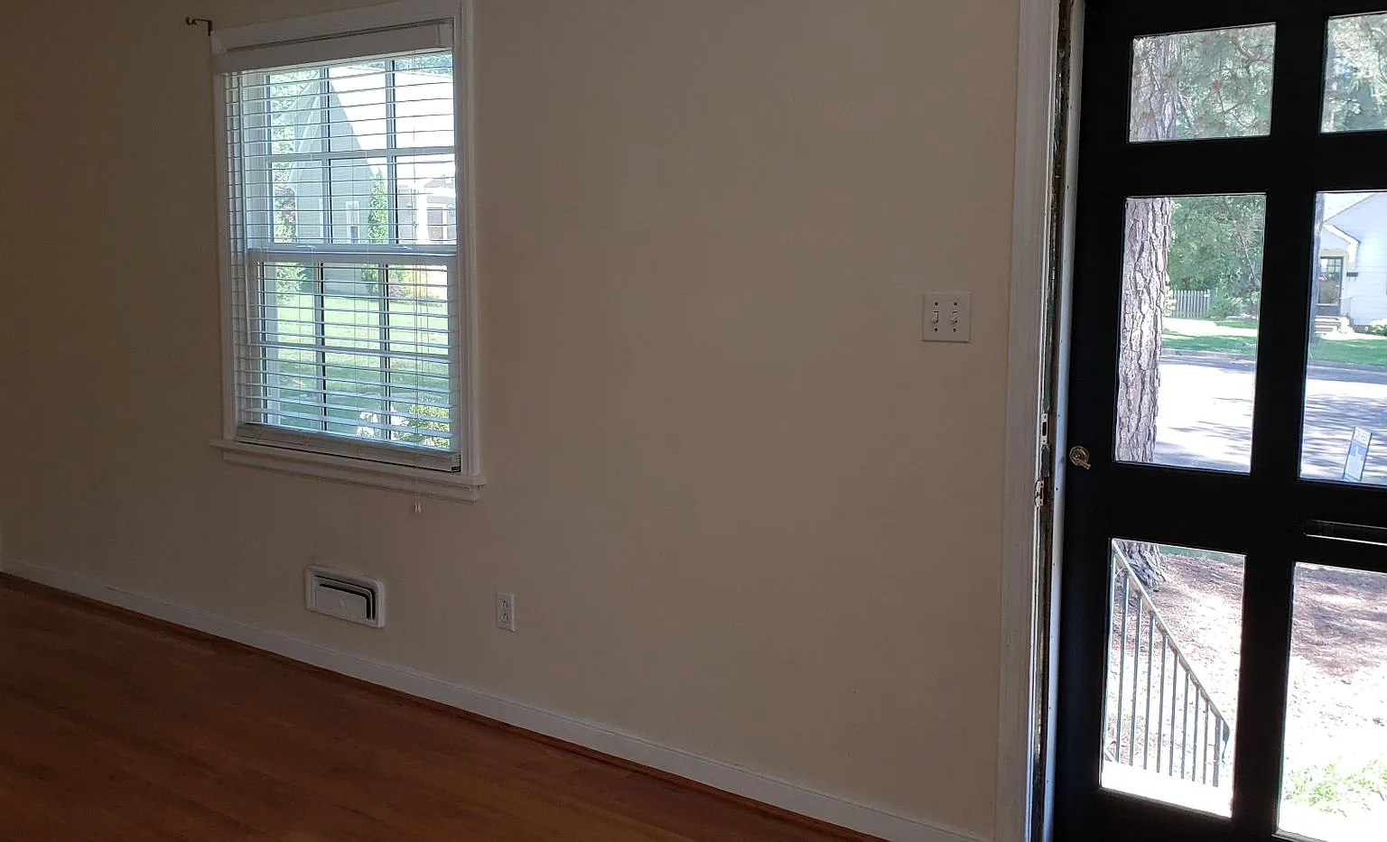 Classic Ranch Home In The Near West End for Rent — Photo 3