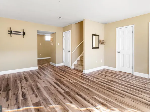 515 N York Rd #1C, Willow Grove, PA 19090