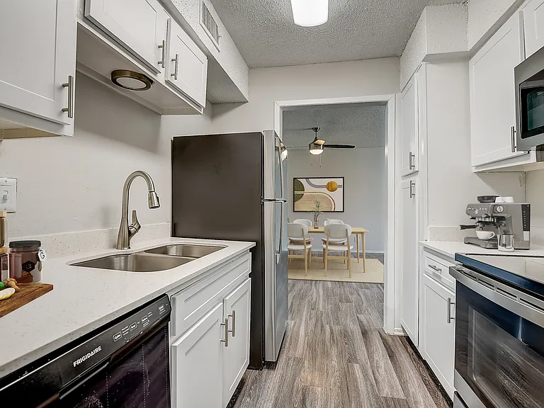 Summerwind Apartments — Photo 9