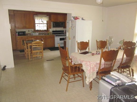 4th image of 6076 Main Street