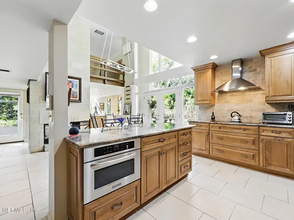 2916 FOREST Circle, Jacksonville, FL 32257