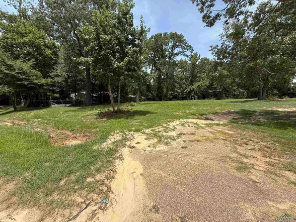 Carrie St, Kilgore, TX 75662